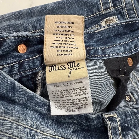 Miss Me, Womens Distressed Blue Cropped Jean Capri, 28 - Picture 8 of 13